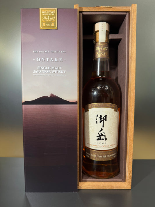 御岳 ONTAKE 43% Vol.+Carton (Wooden box)